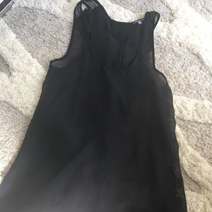 Black light tank with bow detail in back